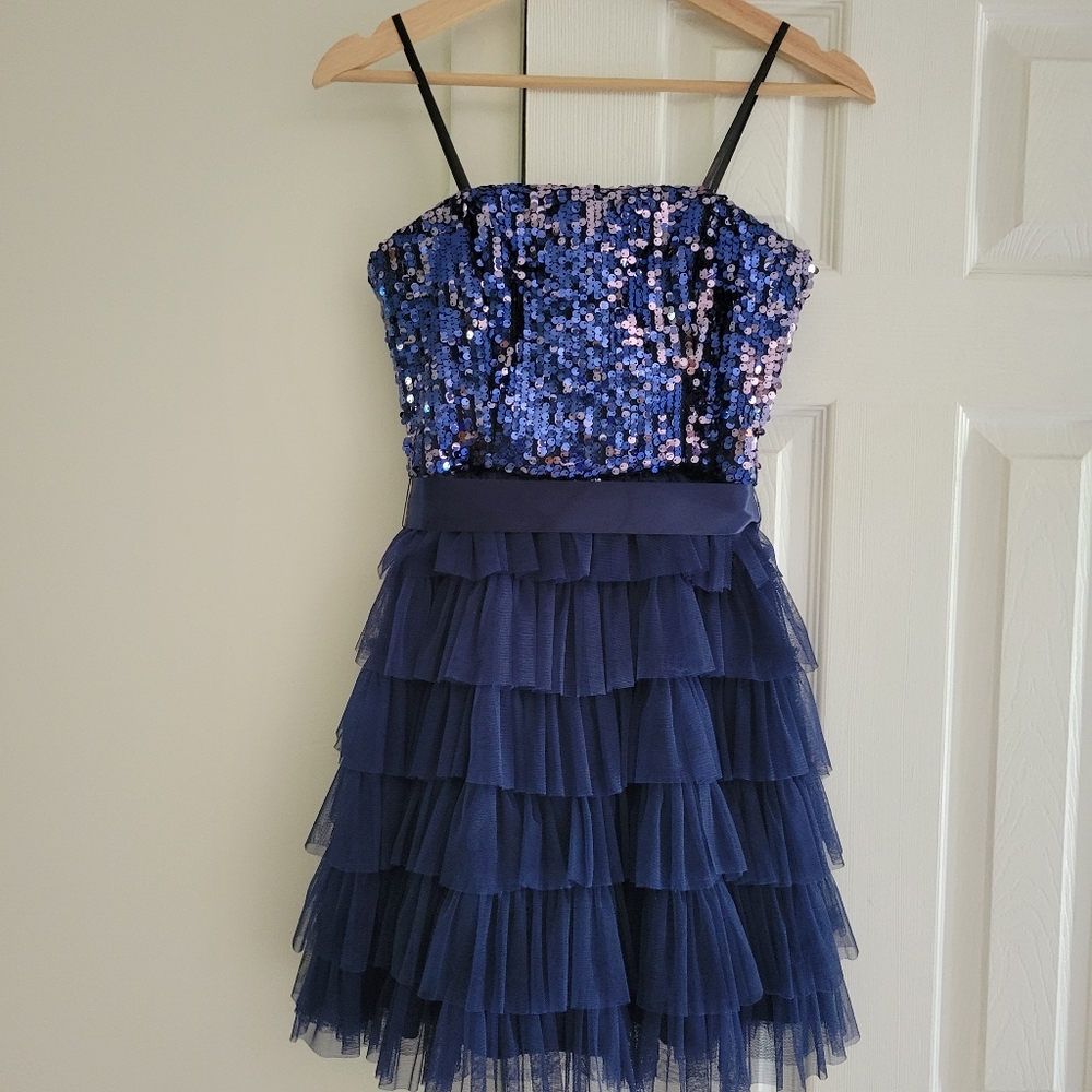 Girl's Special occasion dress. Used. Very good condition.